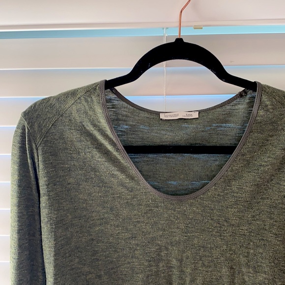 NEVER WORN ZARA LONG SLEEVE - Picture 2 of 3